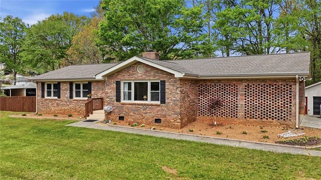 201 Dillard Drive NE, Kennesaw, GA 30144