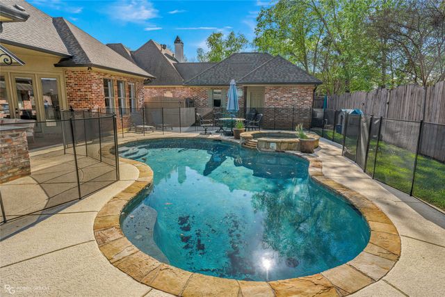 102 Chesterton Court, Bossier City, LA 71111