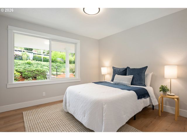2405 W 22ND Ave, Eugene, OR 97405