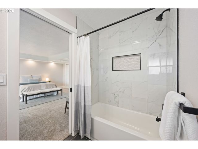2405 W 22ND Ave, Eugene, OR 97405