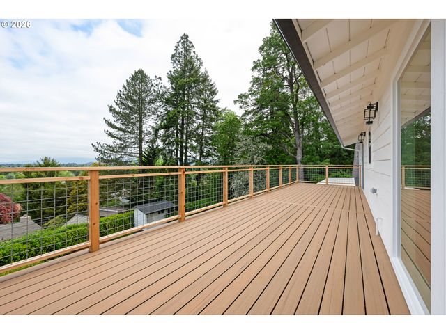 2405 W 22ND Ave, Eugene, OR 97405