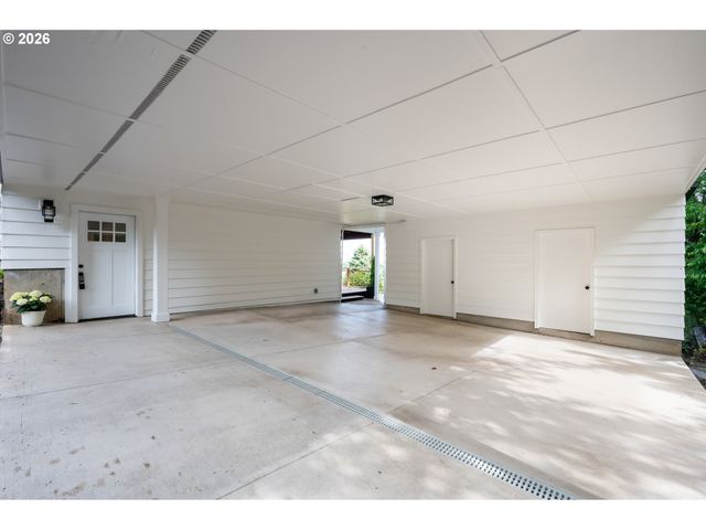 2405 W 22ND Ave, Eugene, OR 97405