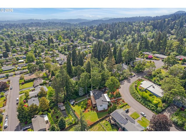 2405 W 22ND Ave, Eugene, OR 97405