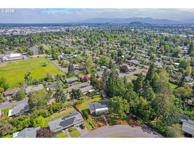 2405 W 22ND Ave, Eugene, OR 97405