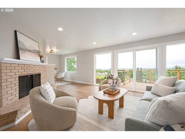 2405 W 22ND Ave, Eugene, OR 97405