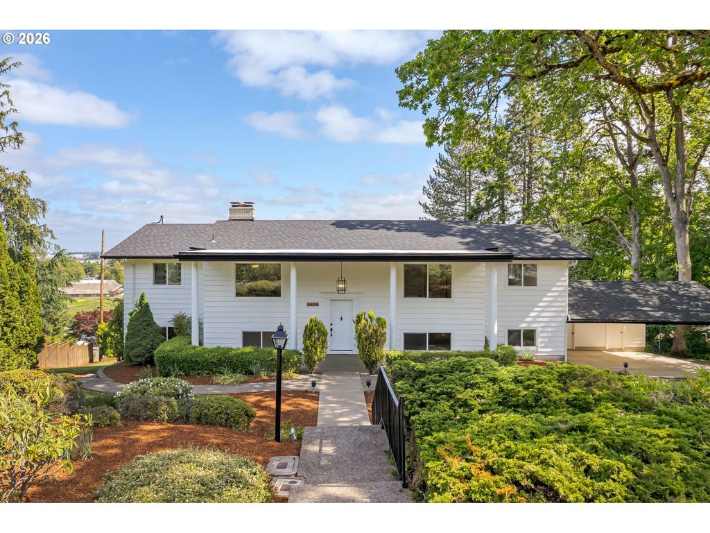 2405 W 22ND Ave, Eugene, OR 97405