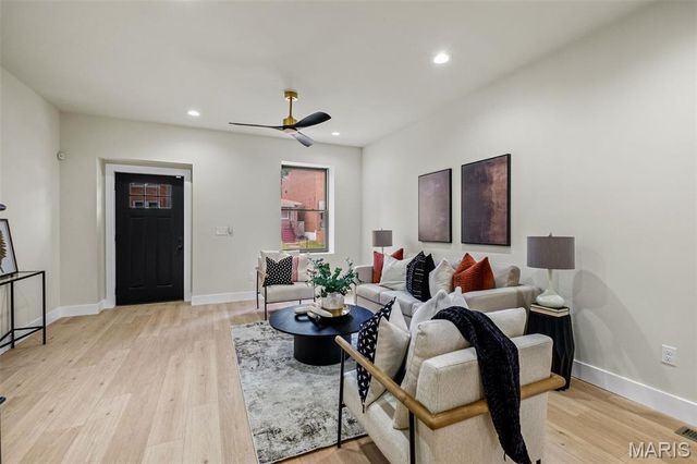 3144 Potomac Street, St Louis, MO 63118