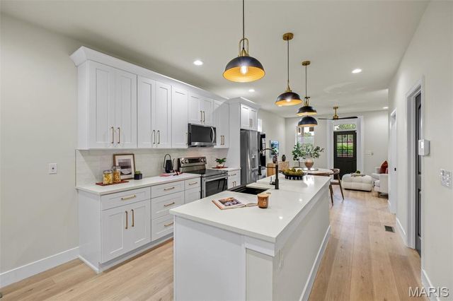 3144 Potomac Street, St Louis, MO 63118