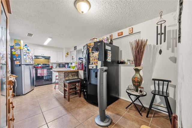 636 Sue Ann Lane, Burleson, TX 76028