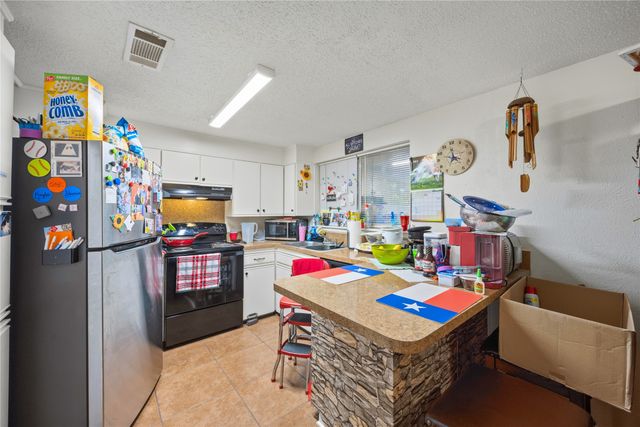 636 Sue Ann Lane, Burleson, TX 76028