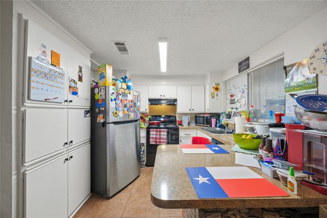 636 Sue Ann Lane, Burleson, TX 76028