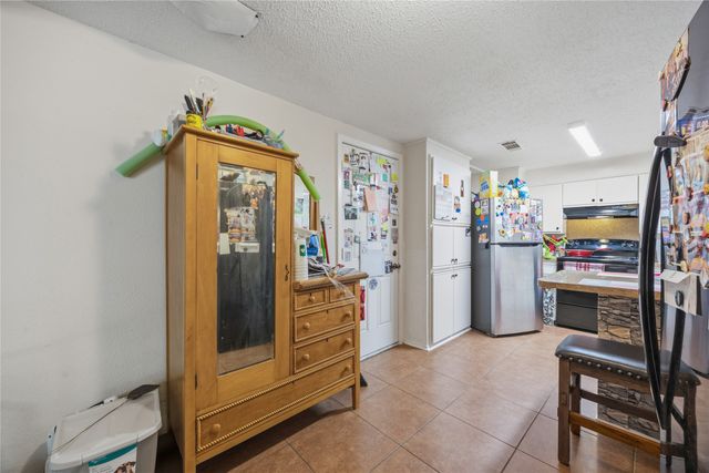 636 Sue Ann Lane, Burleson, TX 76028