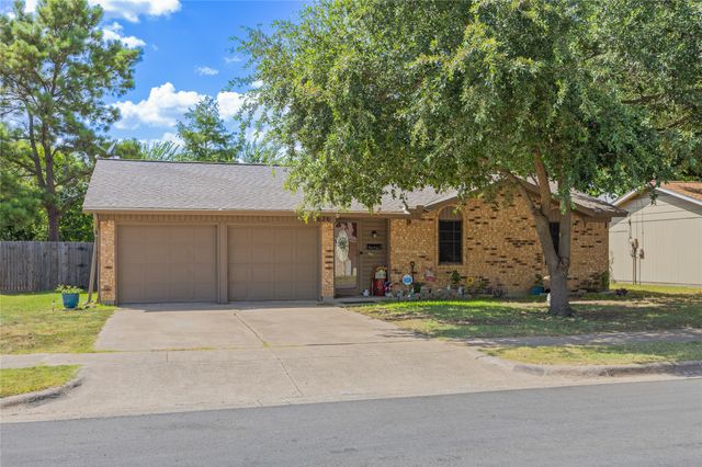 636 Sue Ann Lane, Burleson, TX 76028