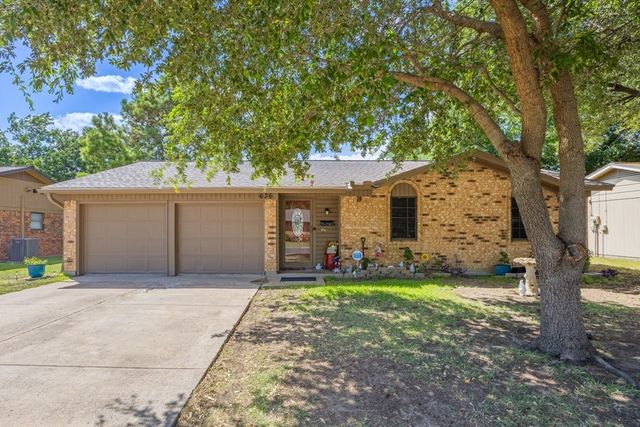 636 Sue Ann Lane, Burleson, TX 76028