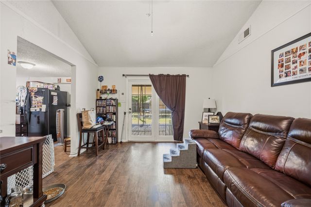636 Sue Ann Lane, Burleson, TX 76028