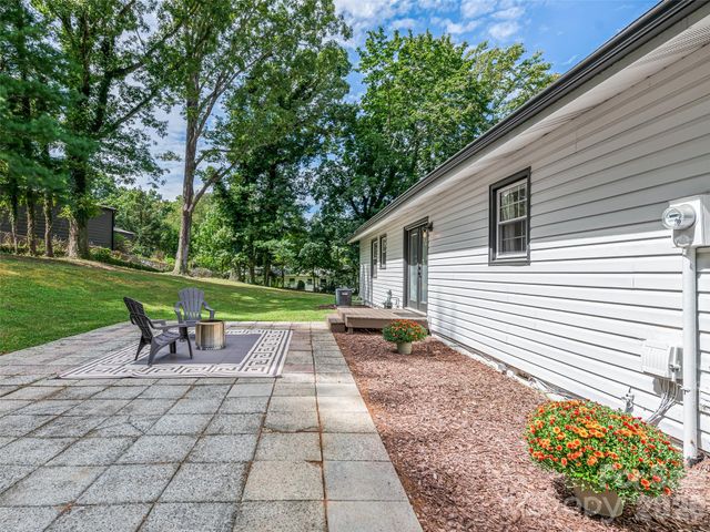7 Southwicke Drive, Arden, NC 28704