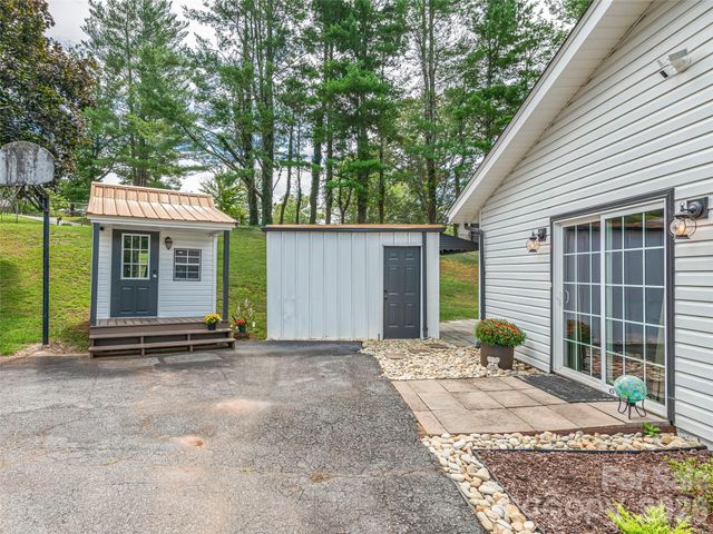 7 Southwicke Drive, Arden, NC 28704