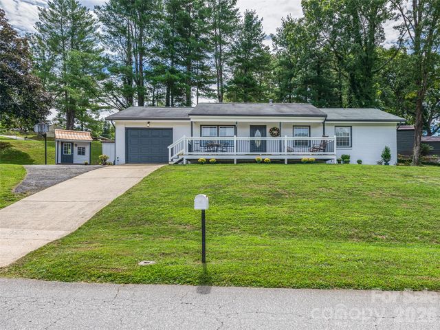 7 Southwicke Drive, Arden, NC 28704