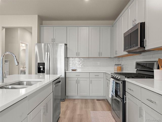 940 Morning Glory Rd, Henderson, CO 80640