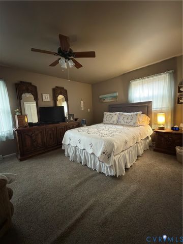 14600 Ramblewood Dr, Chester, VA 23836