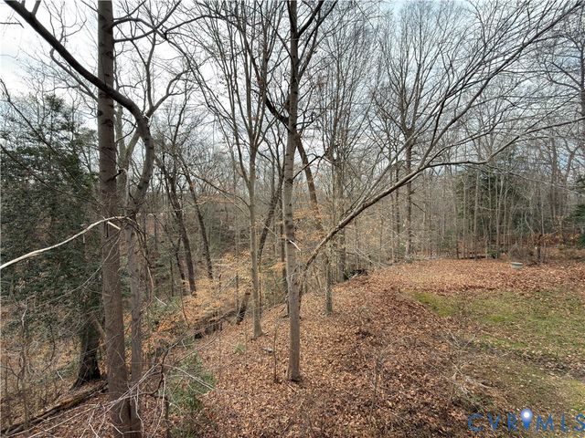 14600 Ramblewood Dr, Chester, VA 23836
