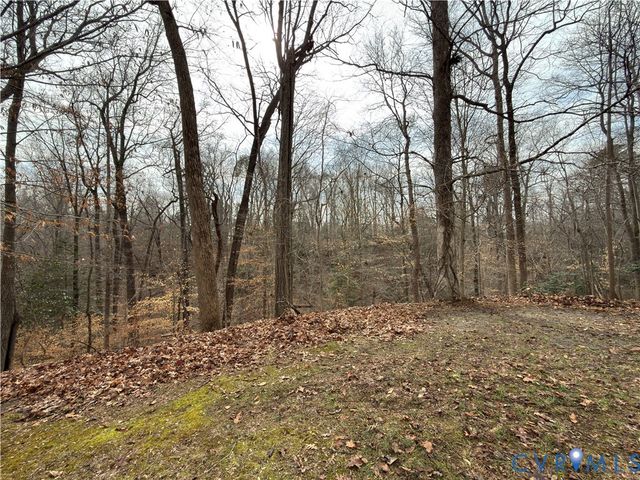 14600 Ramblewood Dr, Chester, VA 23836