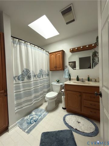 14600 Ramblewood Dr, Chester, VA 23836