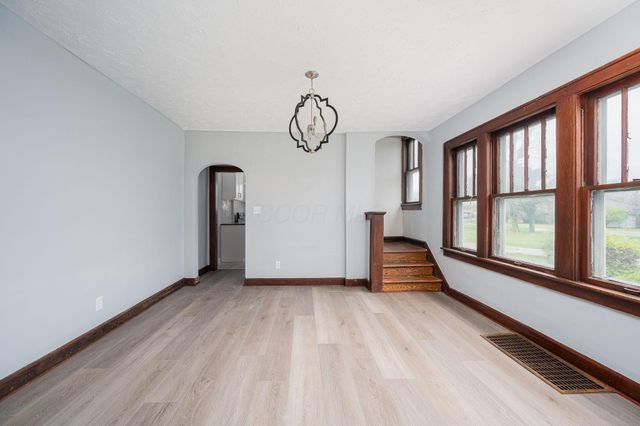 2263-2265 Leonard Avenue, Columbus, OH 43219