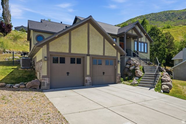 223 E 2050 N, Centerville, UT 84014