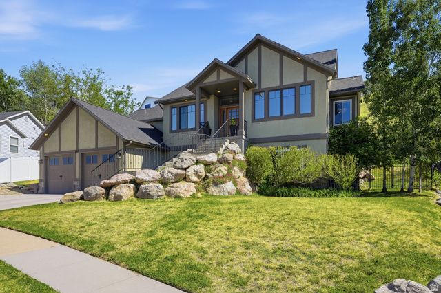 223 E 2050 N, Centerville, UT 84014