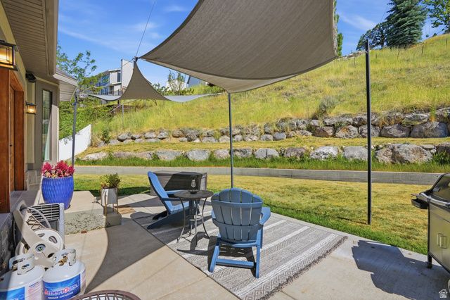 223 E 2050 N, Centerville, UT 84014