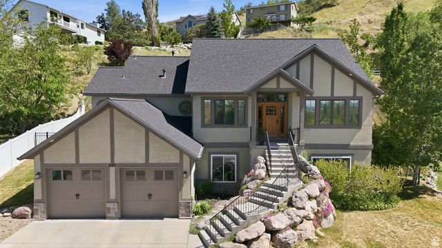 223 E 2050 N, Centerville, UT 84014
