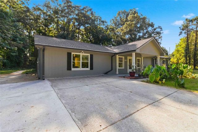 3290 Stonewall Tell Road, Atlanta, GA 30349