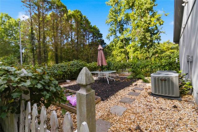3290 Stonewall Tell Road, Atlanta, GA 30349