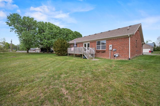 1033 J.D. Circle, Berea, KY 40403