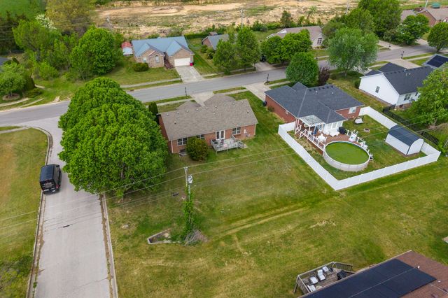 1033 J.D. Circle, Berea, KY 40403