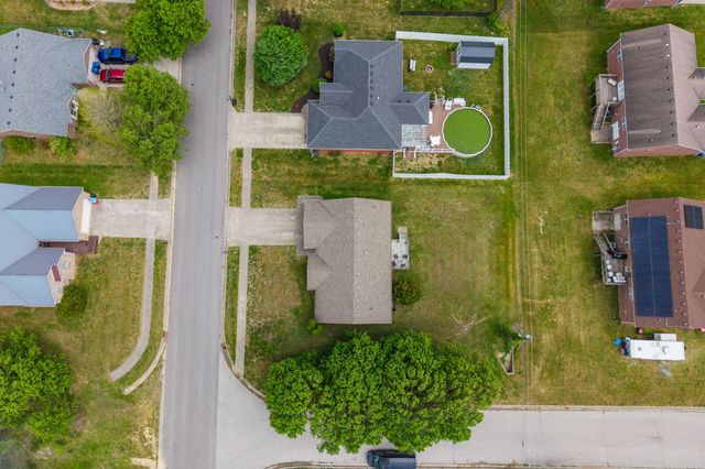 1033 J.D. Circle, Berea, KY 40403