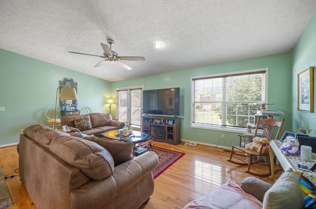 1033 J.D. Circle, Berea, KY 40403