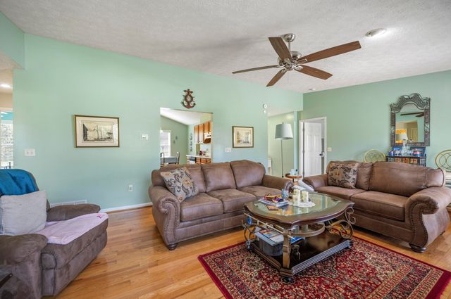 1033 J.D. Circle, Berea, KY 40403