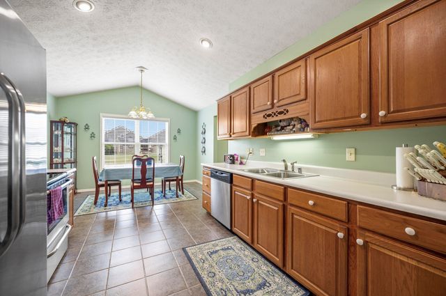 1033 J.D. Circle, Berea, KY 40403