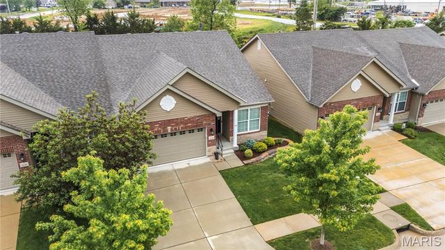 16128 Amber Vista Drive, Ballwin, MO 63021