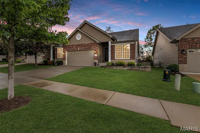 16128 Amber Vista Drive, Ballwin, MO 63021