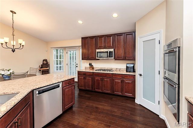 16128 Amber Vista Drive, Ballwin, MO 63021