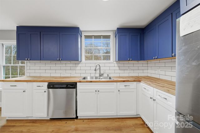 702 N 9th Street, Bessemer City, NC 28016