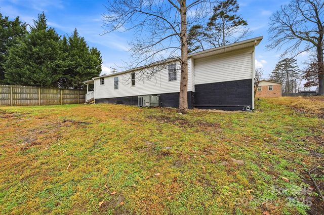 702 N 9th Street, Bessemer City, NC 28016