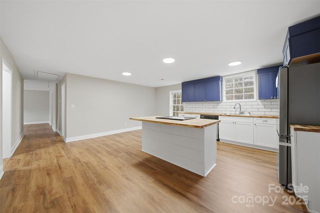 702 N 9th Street, Bessemer City, NC 28016