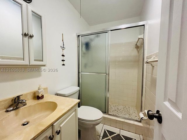 298 SE 6th Ave 15, Pompano Beach, FL 33060