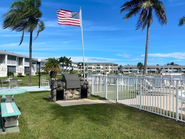 298 SE 6th Ave 15, Pompano Beach, FL 33060