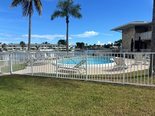 298 SE 6th Ave 15, Pompano Beach, FL 33060