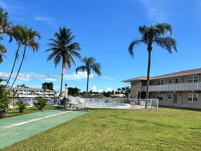 298 SE 6th Ave 15, Pompano Beach, FL 33060